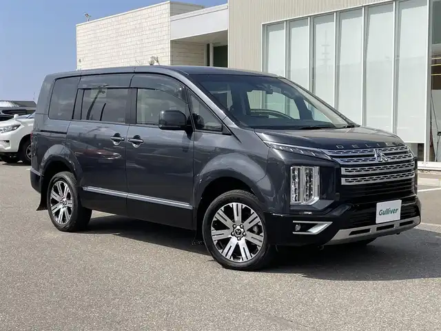 三菱 デリカＤ：５ G 石川県 2022(令4)年 2.3万km グラファイトグレーメタリック/ブラックマイカ 4WD/ディーゼルターボ/アルパイン10型ナビ/フルセグTV/全方位カメラ/LEDヘッドライト/ETC/ドライブレコーダー/両側パワースライドドア/レーダークルーズ/衝突軽減ブレーキ/純正アルミホイール/レーンキープアシスト/スマートキー/プッシュスタート/電動ミラー/保証書