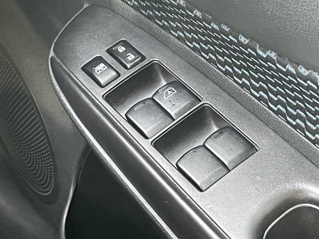日産 ノート X 静岡県 2016(平28)年 6.1万km ダークメタルグレー 1オーナー /衝突軽減B /レーンキープ　/純正ナビ /地デジ /オートライト /ETC /フロアマット　/ISOFIX /スマートキー  /スペアキー　/保証書　/取説