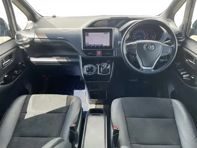 トヨタ ヴォクシー ハイブリッド ZS 煌Ⅲ 福岡県 2020(令2)年 3.4万km ブラック 純正９インチナビ（ＮＳＺＴ－Ｙ６８Ｔ）/フルセグTV/CD/DVD/BT/SD/AM/FM/バックカメラ/衝突軽減/レーンアシスト/両側パワースライドドア/クルーズコントロール/前席シートヒーター/ビルトインＥＴＣ２．０/スマートキー/プッシュスタート/純正AW