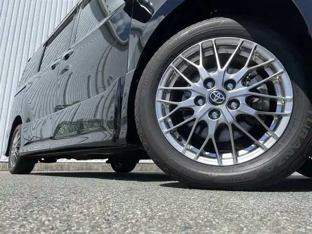 トヨタ ヴォクシー ハイブリッド ZS 煌Ⅲ 福岡県 2020(令2)年 3.4万km ブラック 純正９インチナビ（ＮＳＺＴ－Ｙ６８Ｔ）/フルセグTV/CD/DVD/BT/SD/AM/FM/バックカメラ/衝突軽減/レーンアシスト/両側パワースライドドア/クルーズコントロール/前席シートヒーター/ビルトインＥＴＣ２．０/スマートキー/プッシュスタート/純正AW