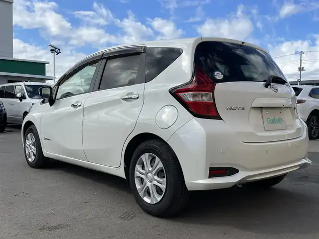 日産 ノート e－パワー X 東京都 2018(平30)年 6.6万km ブリリアントホワイトパール アラウンドビューモニター/デジタルルームミラー/オーディオ/CD/FM/AM/エマージェンシーブレーキ/車線逸脱警報/ＥＴＣ/車両検知警報/ドライブレコーダー/オートエアコン/オートライト/スマートキー