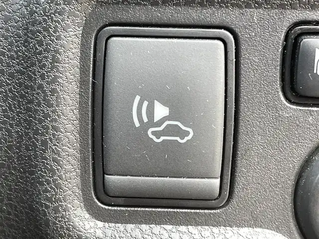 日産 ノート e－パワー X 東京都 2018(平30)年 6.6万km ブリリアントホワイトパール アラウンドビューモニター/デジタルルームミラー/オーディオ/CD/FM/AM/エマージェンシーブレーキ/車線逸脱警報/ＥＴＣ/車両検知警報/ドライブレコーダー/オートエアコン/オートライト/スマートキー