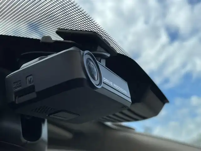 日産 ノート e－パワー X 東京都 2018(平30)年 6.6万km ブリリアントホワイトパール アラウンドビューモニター/デジタルルームミラー/オーディオ/CD/FM/AM/エマージェンシーブレーキ/車線逸脱警報/ＥＴＣ/車両検知警報/ドライブレコーダー/オートエアコン/オートライト/スマートキー