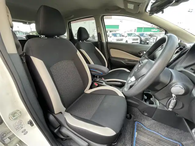 日産 ノート e－パワー X 東京都 2018(平30)年 6.6万km ブリリアントホワイトパール アラウンドビューモニター/デジタルルームミラー/オーディオ/CD/FM/AM/エマージェンシーブレーキ/車線逸脱警報/ＥＴＣ/車両検知警報/ドライブレコーダー/オートエアコン/オートライト/スマートキー