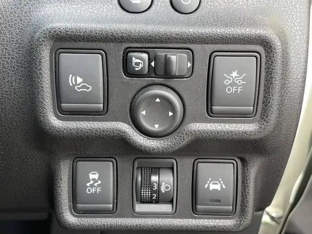 日産 ノート e－パワー X 東京都 2018(平30)年 6.6万km ブリリアントホワイトパール アラウンドビューモニター/デジタルルームミラー/オーディオ/CD/FM/AM/エマージェンシーブレーキ/車線逸脱警報/ＥＴＣ/車両検知警報/ドライブレコーダー/オートエアコン/オートライト/スマートキー