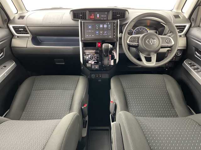 トヨタ ルーミー カスタムG 道央・札幌 2025(令7)年 0.2万km ブライトシルバーM ・4WD/・純正ディスプレイオーディオ&BT&AppleCarplay&AndroidAuto&HDMI/・両側パワースライドドア/・全方位カメラ/・バック/サイドカメラ/・スマートアシスト/・コーナーセンサー/・前席シートヒーター/・ドライブレコーダー/・ビルトインETC/・社外フロアマット/・LEDヘッドライト/・オートライト/・スマートキー