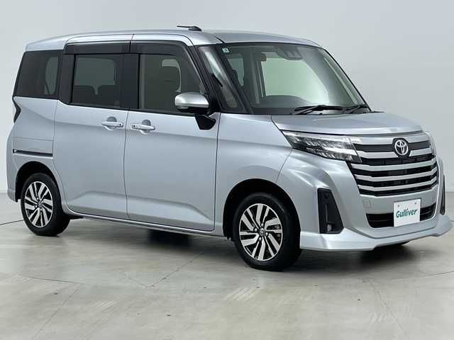 トヨタ ルーミー カスタムG 道央・札幌 2025(令7)年 0.2万km ブライトシルバーM ・4WD/・純正ディスプレイオーディオ&BT&AppleCarplay&AndroidAuto&HDMI/・両側パワースライドドア/・全方位カメラ/・バック/サイドカメラ/・スマートアシスト/・コーナーセンサー/・前席シートヒーター/・ドライブレコーダー/・ビルトインETC/・社外フロアマット/・LEDヘッドライト/・オートライト/・スマートキー