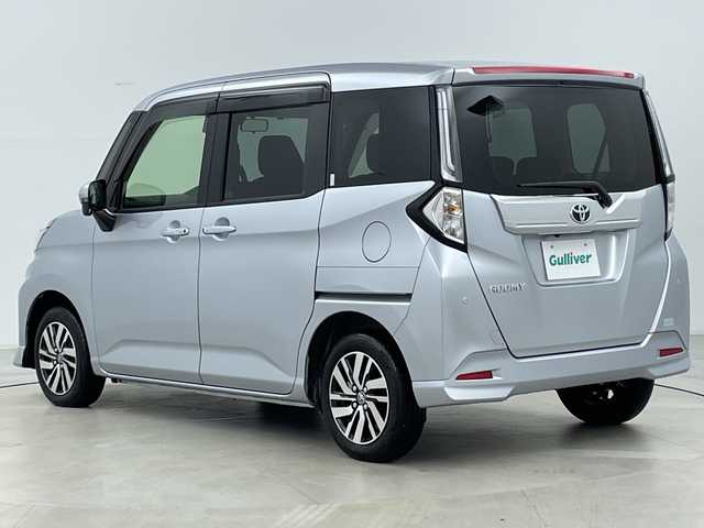 トヨタ ルーミー カスタムG 道央・札幌 2025(令7)年 0.2万km ブライトシルバーM ・4WD/・純正ディスプレイオーディオ&BT&AppleCarplay&AndroidAuto&HDMI/・両側パワースライドドア/・全方位カメラ/・バック/サイドカメラ/・スマートアシスト/・コーナーセンサー/・前席シートヒーター/・ドライブレコーダー/・ビルトインETC/・社外フロアマット/・LEDヘッドライト/・オートライト/・スマートキー