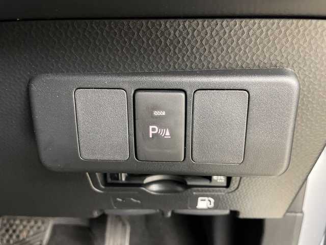 トヨタ ルーミー カスタムG 道央・札幌 2025(令7)年 0.2万km ブライトシルバーM ・4WD/・純正ディスプレイオーディオ&BT&AppleCarplay&AndroidAuto&HDMI/・両側パワースライドドア/・全方位カメラ/・バック/サイドカメラ/・スマートアシスト/・コーナーセンサー/・前席シートヒーター/・ドライブレコーダー/・ビルトインETC/・社外フロアマット/・LEDヘッドライト/・オートライト/・スマートキー