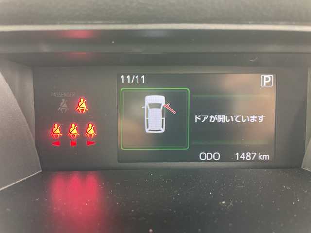 トヨタ ルーミー カスタムG 道央・札幌 2025(令7)年 0.2万km ブライトシルバーM ・4WD/・純正ディスプレイオーディオ&BT&AppleCarplay&AndroidAuto&HDMI/・両側パワースライドドア/・全方位カメラ/・バック/サイドカメラ/・スマートアシスト/・コーナーセンサー/・前席シートヒーター/・ドライブレコーダー/・ビルトインETC/・社外フロアマット/・LEDヘッドライト/・オートライト/・スマートキー