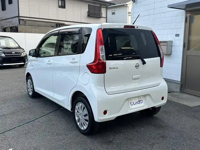 日産 デイズ J 滋賀県 2018(平30)年 8.6万km ホワイト (株)IDOMが運営する【じしゃロン草津店】の自社ローン対象車両になります。こちらは現金ご利用時の価格です。/自社ローンご希望の方は別途その旨お申付け下さい。