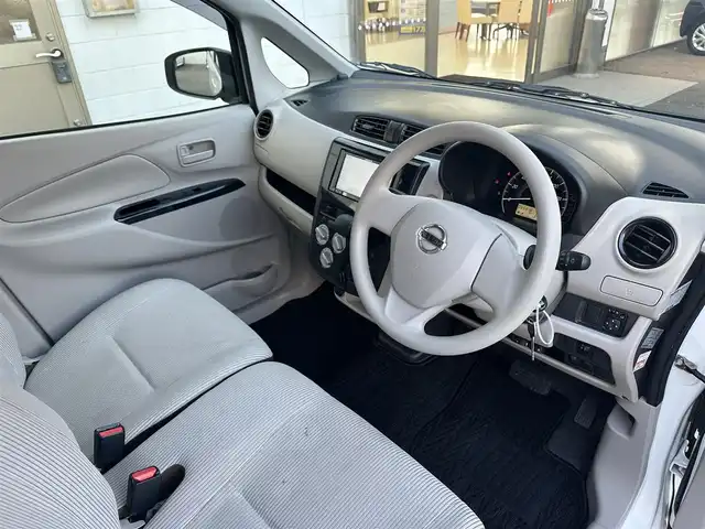 日産 デイズ J 滋賀県 2018(平30)年 8.6万km ホワイト (株)IDOMが運営する【じしゃロン草津店】の自社ローン対象車両になります。こちらは現金ご利用時の価格です。/自社ローンご希望の方は別途その旨お申付け下さい。