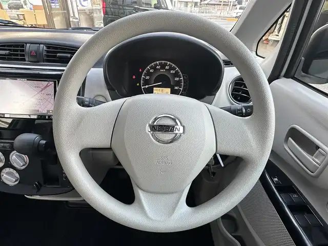 日産 デイズ J 滋賀県 2018(平30)年 8.6万km ホワイト (株)IDOMが運営する【じしゃロン草津店】の自社ローン対象車両になります。こちらは現金ご利用時の価格です。/自社ローンご希望の方は別途その旨お申付け下さい。