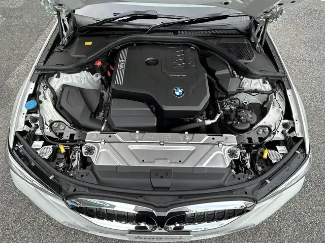 ＢＭＷ ３２０ｉ Mスポーツ 千葉県 2020(令2)年 5.3万km アルピンホワイトⅢ 純正メーカーナビ(DVD/FM/AM)/バックカメラ/前席パワーシート/前席シートヒーター/ドライビングアシストプロフェッショナル/・アクティブクルーズコントロール/・レーンコントロールアシスト/・エマージェンシーストップ/・衝突被害軽減ブレーキ/オートライト/保証書/取扱説明書/スマートキー/スペアキー