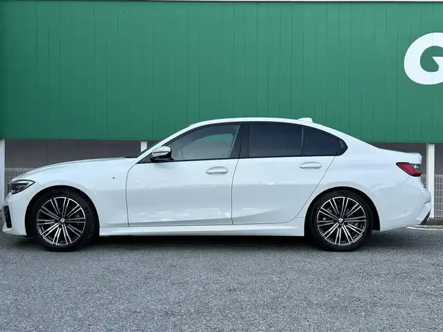 ＢＭＷ ３２０ｉ Mスポーツ 千葉県 2020(令2)年 5.3万km アルピンホワイトⅢ 純正メーカーナビ(DVD/FM/AM)/バックカメラ/前席パワーシート/前席シートヒーター/ドライビングアシストプロフェッショナル/・アクティブクルーズコントロール/・レーンコントロールアシスト/・エマージェンシーストップ/・衝突被害軽減ブレーキ/オートライト/保証書/取扱説明書/スマートキー/スペアキー