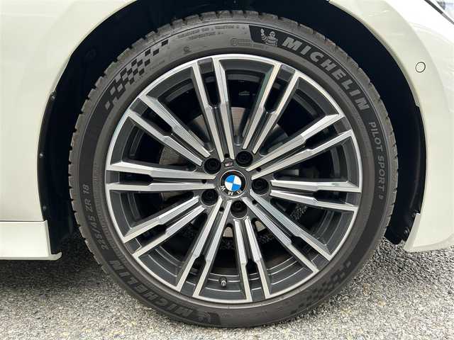 ＢＭＷ ３２０ｉ Mスポーツ 千葉県 2020(令2)年 5.3万km アルピンホワイトⅢ 純正メーカーナビ(DVD/FM/AM)/バックカメラ/前席パワーシート/前席シートヒーター/ドライビングアシストプロフェッショナル/・アクティブクルーズコントロール/・レーンコントロールアシスト/・エマージェンシーストップ/・衝突被害軽減ブレーキ/オートライト/保証書/取扱説明書/スマートキー/スペアキー