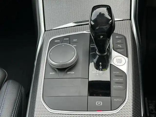 ＢＭＷ ３２０ｉ Mスポーツ 千葉県 2020(令2)年 5.3万km アルピンホワイトⅢ 純正メーカーナビ(DVD/FM/AM)/バックカメラ/前席パワーシート/前席シートヒーター/ドライビングアシストプロフェッショナル/・アクティブクルーズコントロール/・レーンコントロールアシスト/・エマージェンシーストップ/・衝突被害軽減ブレーキ/オートライト/保証書/取扱説明書/スマートキー/スペアキー