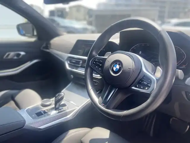 ＢＭＷ ３２０ｉ Mスポーツ 栃木県 2020(令2)年 5.3万km アルピンホワイトⅢ AppleCarPlay/ACC/レーンキープ/全方位カメラ/インテリジェントセーフティ/純正ナビ/パワーシート/シートヒーター/ハーフレザー/アンビエントライト/ETC/純正18インチAW