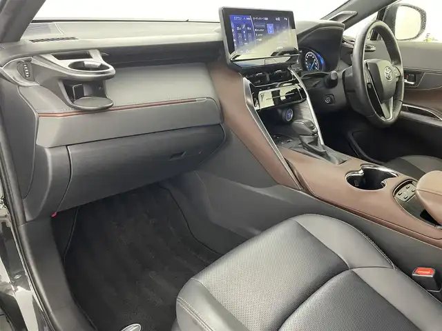 トヨタ ハリアー ハイブリッド Z レザーパッケージ 福島県 2021(令3)年 5.3万km プレシャスブラックパール ワンオーナー/トヨタセーフティーセンス　/・PCS/・LTA/・BSM/・クリアランスソナー/・RCTA/・HUD/・RSA/・オートマッチクハイビーム/・レーダークルーズコントロール/純正ナビゲーション　/【AM/FM/Bluetooth/フルセグ/ミラキャスト】/全方位カメラ　/ＪＢＬサウンド　/レザーシート　/・メモリシート　/・パワーシート　/・シートヒーター　/・シートクーラー　/・ハンドルヒーター　/デジタルインナーミラー　/ＥＴＣ2.0/電子パーキング/・ブレーキホールド/革巻きステアリング/・電動チルトステアリング/・ステアリングスイッチ/パワーバックドア/プッシュスタート/・スマートキー/・スペアキー/LEDライト/・オートライト/・フォグライト/純正フロアマット/・ドアバイザー/取扱説明書/・保証書