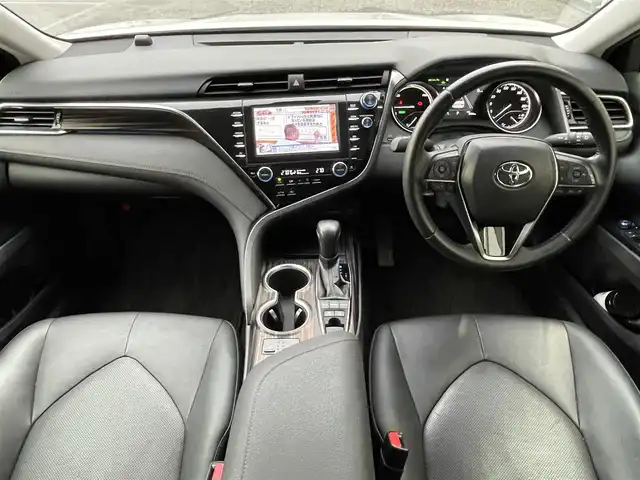 トヨタ カムリ G レザーパッケージ 千葉県 2018(平30)年 9.9万km プラチナホワイトパールマイカ モデリスタエアロ（フロント・サイド・リア）/純正ナビ【フルセグ、BT、CD、USB、AUX、SD】/純正18インチアルミホイール/プリクラッシュセーフティ/パーキングアシスト/ブラインドスポットモニター/リヤクロストラフィックアラート/インテリジェントクリアランスソナー/ヘッドアップディスプレイ/ビルトインETC2.0/クルーズコントロール/MT付AT/オートライト/オートハイビーム/前席パワーシート/前席シートヒーター/電動パーキングブレーキ/前ドラレコ（DRY-ST3000）/デュアルエアコン/フルオートPW/純正フロアマット/ドアバイザー