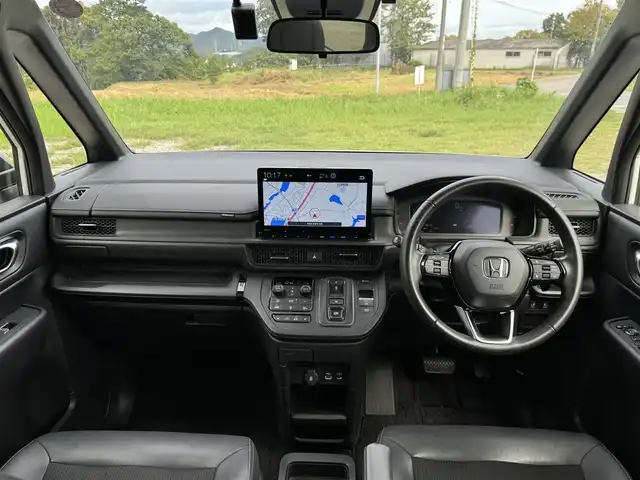 ホンダ ステップワゴン スパーダ eHEV 兵庫県 2023(令5)年 1万km パール 純正ナビ/全方位モニター/フルセグTV/DVD再生可/Bluetooth接続可/ETC/ドラレコ/レーダークルーズコントロール/ブラインドスポットモニター/パドルシフト/パワーバックドア/両側パワースライドドア/ハーフレザーシート/AUTOハイビーム/AUTOライト