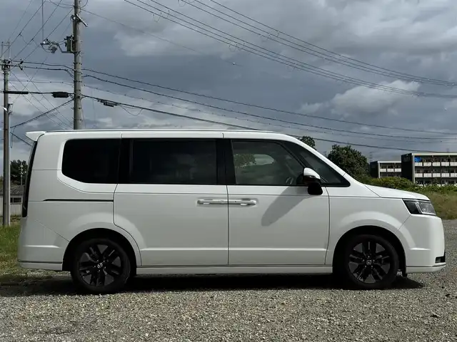ホンダ ステップワゴン スパーダ eHEV 兵庫県 2023(令5)年 1万km パール 純正ナビ/全方位モニター/フルセグTV/DVD再生可/Bluetooth接続可/ETC/ドラレコ/レーダークルーズコントロール/ブラインドスポットモニター/パドルシフト/パワーバックドア/両側パワースライドドア/ハーフレザーシート/AUTOハイビーム/AUTOライト