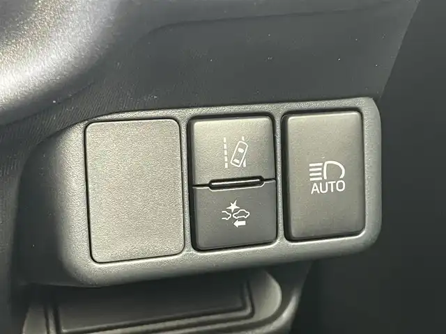 トヨタ アクア S スタイルブラック 千葉県 2018(平30)年 0.7万km シルバーM ワンオーナー/純正７インチナビ（ラジオ/CD/BT/SD/フルセグ）　/トヨタセーフティセンス/衝突軽減ブレーキ/オートハイビーム/車線逸脱防止装置/バックカメラ/前席シートヒーター/スマートキー/ＬＥＤヘッドライト/前後コーナーセンサー/スマートキー/純正アルミホイール