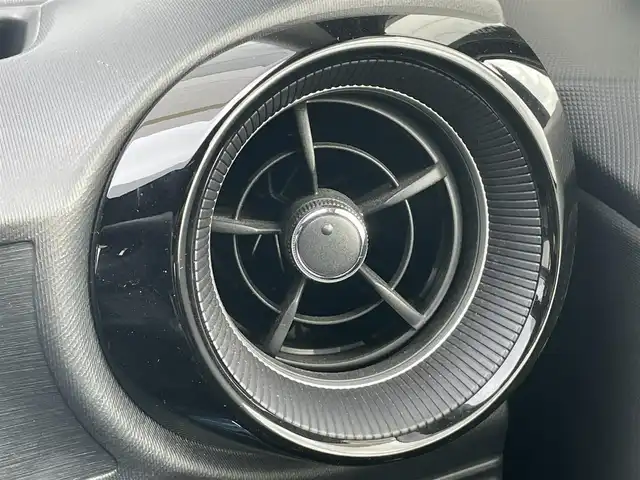 トヨタ アクア S スタイルブラック 千葉県 2018(平30)年 0.7万km シルバーM ワンオーナー/純正７インチナビ（ラジオ/CD/BT/SD/フルセグ）　/トヨタセーフティセンス/衝突軽減ブレーキ/オートハイビーム/車線逸脱防止装置/バックカメラ/前席シートヒーター/スマートキー/ＬＥＤヘッドライト/前後コーナーセンサー/スマートキー/純正アルミホイール