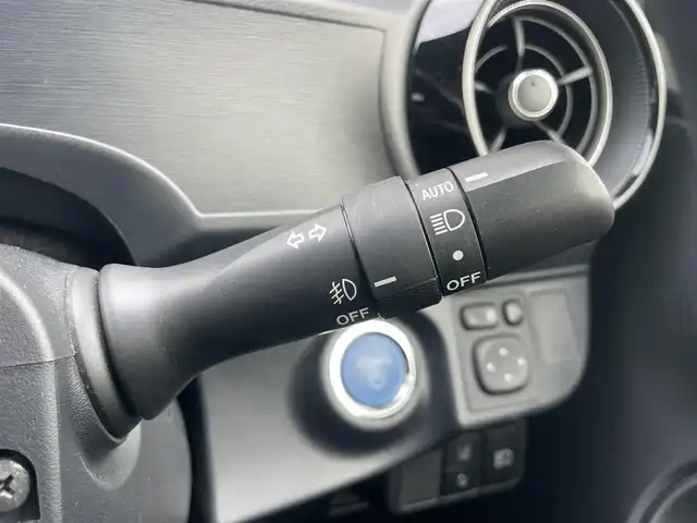 トヨタ アクア S スタイルブラック 千葉県 2018(平30)年 0.7万km シルバーM ワンオーナー/純正７インチナビ（ラジオ/CD/BT/SD/フルセグ）　/トヨタセーフティセンス/衝突軽減ブレーキ/オートハイビーム/車線逸脱防止装置/バックカメラ/前席シートヒーター/スマートキー/ＬＥＤヘッドライト/前後コーナーセンサー/スマートキー/純正アルミホイール