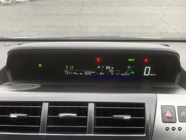 トヨタ プリウス α S チューンブラック 埼玉県 2013(平25)年 13.8万km ホワイトパールクリスタルシャイン (株)IDOMが運営する【じしゃロン鳩ヶ谷店】の自社ローン専用車両になりますこちらは現金またはオートローンご利用時の価格です。自社ローンご希望の方は別途その旨お申付け下さい/登録時137114km/純正SDナビ(品番:NSZT-W62G)/フルセグTV/バックカメラ/ETC/スマートキー/スペアキー1本/純正フロアマット/横滑り防止装置/純正16インチAW/ダブル/サイド/カーテンエアバッグ/オートライト/ヘッドライトレベライザー/電動格納機能付きウインカーミラー/ドアバイザー