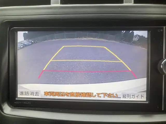 トヨタ プリウス α S チューンブラック 埼玉県 2013(平25)年 13.8万km ホワイトパールクリスタルシャイン (株)IDOMが運営する【じしゃロン鳩ヶ谷店】の自社ローン専用車両になりますこちらは現金またはオートローンご利用時の価格です。自社ローンご希望の方は別途その旨お申付け下さい/登録時137114km/純正SDナビ(品番:NSZT-W62G)/フルセグTV/バックカメラ/ETC/スマートキー/スペアキー1本/純正フロアマット/横滑り防止装置/純正16インチAW/ダブル/サイド/カーテンエアバッグ/オートライト/ヘッドライトレベライザー/電動格納機能付きウインカーミラー/ドアバイザー
