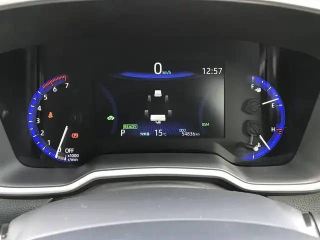 トヨタ カローラ クロス ハイブリッド Z 鳥取県 2021(令3)年 5.5万km プラチナホワイトパールマイカ ４・W・D/ワンオーナー/純正ディスプレイオーディオ/ナビ/BT/USB/Miracast/パノラミックビューモニター/パノラマルーフ/トヨタセーフティセンス/レーンキープアシスト/レーダークルーズコントロール/クリアランスソナー/ブラインドスポットモニター/ビルトインETC/純正ドライブレコーダー（前方）/電動リアゲート/ハーフレザーシート/運転席パワーシート/前席シートヒーター/LEDヘットライト/フォグライト/純正18インチアルミホイール/プッシュエンジンスタート/スマートキー/スタットレスセット積込/（タイヤ溝7部山）