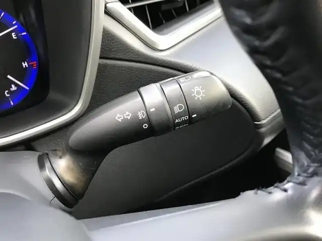 トヨタ カローラ クロス ハイブリッド Z 鳥取県 2021(令3)年 5.5万km プラチナホワイトパールマイカ ４・W・D/ワンオーナー/純正ディスプレイオーディオ/ナビ/BT/USB/Miracast/パノラミックビューモニター/パノラマルーフ/トヨタセーフティセンス/レーンキープアシスト/レーダークルーズコントロール/クリアランスソナー/ブラインドスポットモニター/ビルトインETC/純正ドライブレコーダー（前方）/電動リアゲート/ハーフレザーシート/運転席パワーシート/前席シートヒーター/LEDヘットライト/フォグライト/純正18インチアルミホイール/プッシュエンジンスタート/スマートキー/スタットレスセット積込/（タイヤ溝7部山）