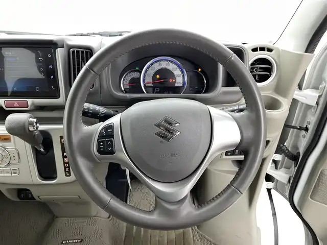 スズキ エブリィ ワゴン PZターボ スペシャル 福井県 2022(令4)年 4.7万km パールホワイト ハイルーフ/４WD/純正ディスプレイオーディオ/（Bluetooth/スマートフォン接続/AM・FM）/バックカメラ/純正電動オートステップ/両側パワースライドドア/スズキ セーフティ サポート/・衝突軽減ブレーキ/・誤発進抑制機能/・車線逸脱警報機能/・ふらつき警報機能/・先行車発進お知らせ機能/・ハイビームアシスト/コーナーセンサー/シートヒーター/プッシュスタート/スマートキー/LEDオートライト/純正アルミホイール/ドライブレコーダー