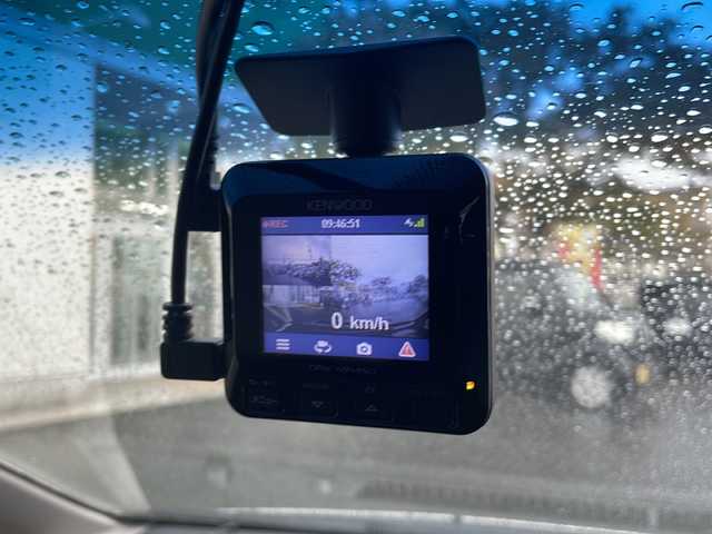 ホンダ フィット G スマートセレクション 鳥取県 2012(平24)年 12.1万km プレミアムホワイトパール メモリナビ/フルセグＴＶ　ＤＶＤ　ＣＤ　Ｂｌｕｅｔｏｏｔｈ　ＳＤ/バックカメラ/ドライブレコーダー/フロアマット/ドアバイザー/スマートキー/取扱説明書/電動格納ミラー/社外１５インチアルミ