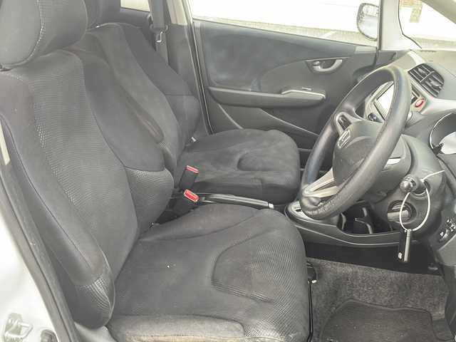 ホンダ フィット G スマートセレクション 鳥取県 2012(平24)年 12.1万km プレミアムホワイトパール メモリナビ/フルセグＴＶ　ＤＶＤ　ＣＤ　Ｂｌｕｅｔｏｏｔｈ　ＳＤ/バックカメラ/ドライブレコーダー/フロアマット/ドアバイザー/スマートキー/取扱説明書/電動格納ミラー/社外１５インチアルミ