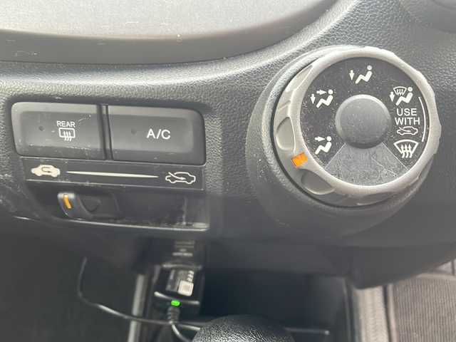 ホンダ フィット G スマートセレクション 鳥取県 2012(平24)年 12.1万km プレミアムホワイトパール メモリナビ/フルセグＴＶ　ＤＶＤ　ＣＤ　Ｂｌｕｅｔｏｏｔｈ　ＳＤ/バックカメラ/ドライブレコーダー/フロアマット/ドアバイザー/スマートキー/取扱説明書/電動格納ミラー/社外１５インチアルミ