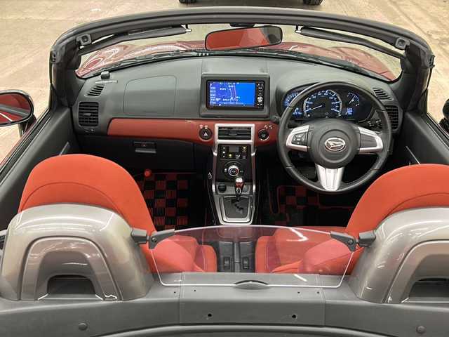 ダイハツ コペン セロ 愛知県 2015(平27)年 6.1万km マタドールレッドP ・純正メモリナビ　型式NSZP-W65DE/（DVD/フルセグ/CD/AM/FM/BT）/・電動ハードトップ/・横滑り防止装置/・マニュアルモード付AT/・ステアリングスイッチ/・オートエアコン/・シートヒーターD/N席/・LEDヘッドライト/・フォグランプ/・オートライト/・社外ETC/・純正フロアマット/・社外16インチAW（夏タイヤ）/・冬タイヤ積込社外16インチAW付