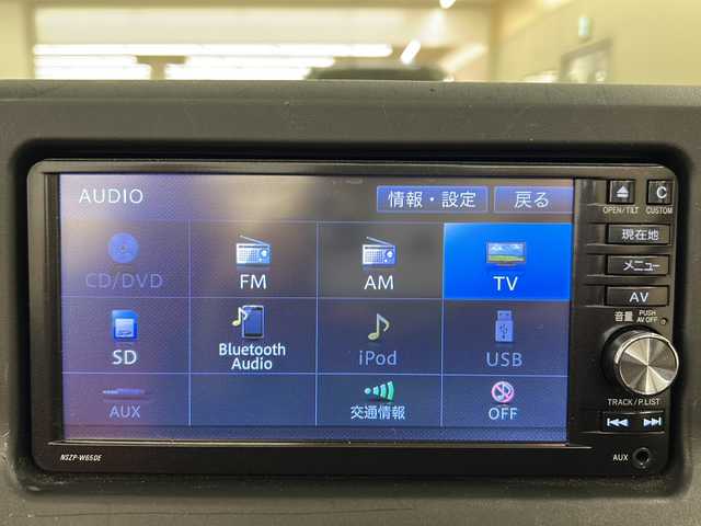 ダイハツ コペン セロ 愛知県 2015(平27)年 6.1万km マタドールレッドP ・純正メモリナビ　型式NSZP-W65DE/（DVD/フルセグ/CD/AM/FM/BT）/・電動ハードトップ/・横滑り防止装置/・マニュアルモード付AT/・ステアリングスイッチ/・オートエアコン/・シートヒーターD/N席/・LEDヘッドライト/・フォグランプ/・オートライト/・社外ETC/・純正フロアマット/・社外16インチAW（夏タイヤ）/・冬タイヤ積込社外16インチAW付