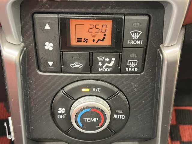 ダイハツ コペン セロ 愛知県 2015(平27)年 6.1万km マタドールレッドP ・純正メモリナビ　型式NSZP-W65DE/（DVD/フルセグ/CD/AM/FM/BT）/・電動ハードトップ/・横滑り防止装置/・マニュアルモード付AT/・ステアリングスイッチ/・オートエアコン/・シートヒーターD/N席/・LEDヘッドライト/・フォグランプ/・オートライト/・社外ETC/・純正フロアマット/・社外16インチAW（夏タイヤ）/・冬タイヤ積込社外16インチAW付