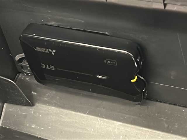 ダイハツ コペン セロ 愛知県 2015(平27)年 6.1万km マタドールレッドP ・純正メモリナビ　型式NSZP-W65DE/（DVD/フルセグ/CD/AM/FM/BT）/・電動ハードトップ/・横滑り防止装置/・マニュアルモード付AT/・ステアリングスイッチ/・オートエアコン/・シートヒーターD/N席/・LEDヘッドライト/・フォグランプ/・オートライト/・社外ETC/・純正フロアマット/・社外16インチAW（夏タイヤ）/・冬タイヤ積込社外16インチAW付