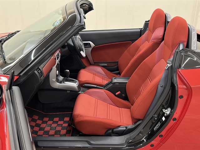 ダイハツ コペン セロ 愛知県 2015(平27)年 6.1万km マタドールレッドP ・純正メモリナビ　型式NSZP-W65DE/（DVD/フルセグ/CD/AM/FM/BT）/・電動ハードトップ/・横滑り防止装置/・マニュアルモード付AT/・ステアリングスイッチ/・オートエアコン/・シートヒーターD/N席/・LEDヘッドライト/・フォグランプ/・オートライト/・社外ETC/・純正フロアマット/・社外16インチAW（夏タイヤ）/・冬タイヤ積込社外16インチAW付