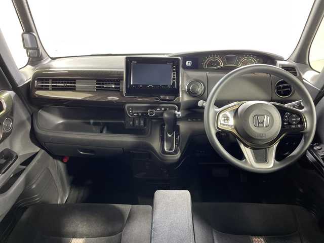 ホンダ Ｎ ＢＯＸ G L ホンダセンシング 神奈川県 2019(平31)年 3.8万km プラチナホワイトパール 純正7インチナビ（VXM-194VFi)/ドライブレコーダー/衝突被害軽減システム/車線逸脱警報/バックカメラ/ホンダセンシング/アダプティブクルーズコントロール/両側パワースライドドア/横滑り防止装置/ETC/アイドリングストップ/LEDヘッドライト/フォグランプ/オートライト/ウィンカーミラー/電動格納ミラー/純正14インチAW/シートリフター/プッシュスタート/スマートキー/フロアマット/スペアキー/取扱説明書/保証書/禁煙車/プライバシーガラス/純正エアロ