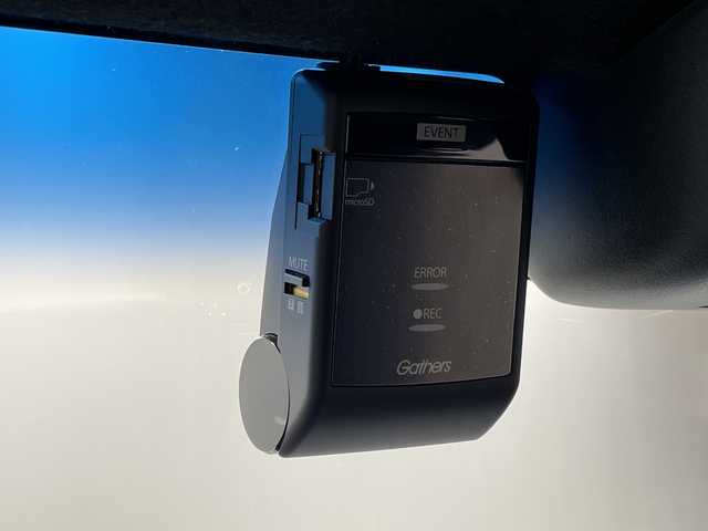 ホンダ Ｎ ＢＯＸ G L ホンダセンシング 神奈川県 2019(平31)年 3.8万km プラチナホワイトパール 純正7インチナビ（VXM-194VFi)/ドライブレコーダー/衝突被害軽減システム/車線逸脱警報/バックカメラ/ホンダセンシング/アダプティブクルーズコントロール/両側パワースライドドア/横滑り防止装置/ETC/アイドリングストップ/LEDヘッドライト/フォグランプ/オートライト/ウィンカーミラー/電動格納ミラー/純正14インチAW/シートリフター/プッシュスタート/スマートキー/フロアマット/スペアキー/取扱説明書/保証書/禁煙車/プライバシーガラス/純正エアロ