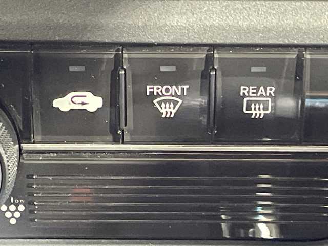 ホンダ Ｎ ＢＯＸ G L ホンダセンシング 神奈川県 2019(平31)年 3.8万km プラチナホワイトパール 純正7インチナビ（VXM-194VFi)/ドライブレコーダー/衝突被害軽減システム/車線逸脱警報/バックカメラ/ホンダセンシング/アダプティブクルーズコントロール/両側パワースライドドア/横滑り防止装置/ETC/アイドリングストップ/LEDヘッドライト/フォグランプ/オートライト/ウィンカーミラー/電動格納ミラー/純正14インチAW/シートリフター/プッシュスタート/スマートキー/フロアマット/スペアキー/取扱説明書/保証書/禁煙車/プライバシーガラス/純正エアロ