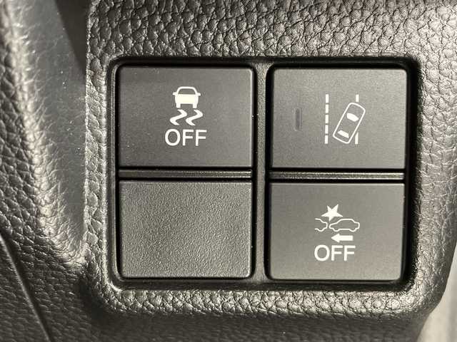 ホンダ Ｎ ＢＯＸ G L ホンダセンシング 神奈川県 2019(平31)年 3.8万km プラチナホワイトパール 純正7インチナビ（VXM-194VFi)/ドライブレコーダー/衝突被害軽減システム/車線逸脱警報/バックカメラ/ホンダセンシング/アダプティブクルーズコントロール/両側パワースライドドア/横滑り防止装置/ETC/アイドリングストップ/LEDヘッドライト/フォグランプ/オートライト/ウィンカーミラー/電動格納ミラー/純正14インチAW/シートリフター/プッシュスタート/スマートキー/フロアマット/スペアキー/取扱説明書/保証書/禁煙車/プライバシーガラス/純正エアロ