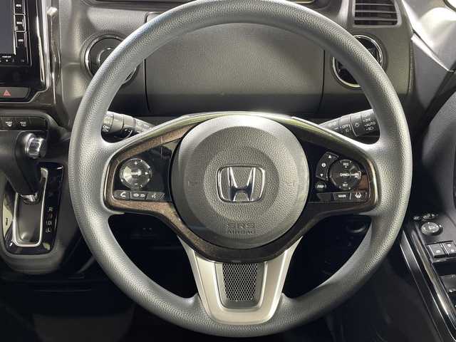 ホンダ Ｎ ＢＯＸ G L ホンダセンシング 神奈川県 2019(平31)年 3.8万km プラチナホワイトパール 純正7インチナビ（VXM-194VFi)/ドライブレコーダー/衝突被害軽減システム/車線逸脱警報/バックカメラ/ホンダセンシング/アダプティブクルーズコントロール/両側パワースライドドア/横滑り防止装置/ETC/アイドリングストップ/LEDヘッドライト/フォグランプ/オートライト/ウィンカーミラー/電動格納ミラー/純正14インチAW/シートリフター/プッシュスタート/スマートキー/フロアマット/スペアキー/取扱説明書/保証書/禁煙車/プライバシーガラス/純正エアロ