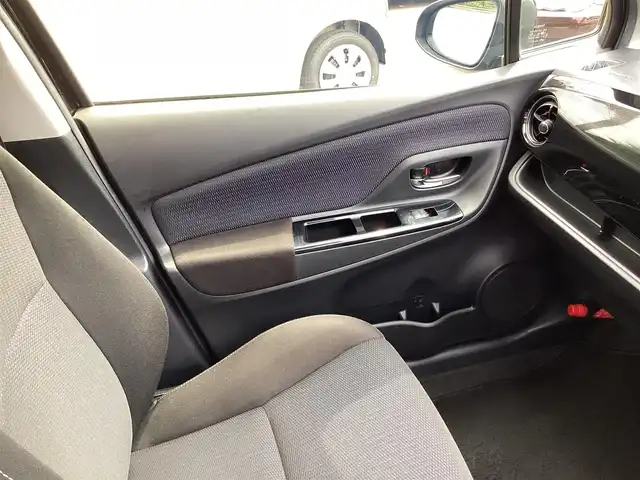 トヨタ ヴィッツ F セーフティーエディションⅡ 神奈川県 2018(平30)年 4.9万km ボルドーマイカメタリック 社外ナビ、TV/ETC/ドライブレコーダー/セーフティーセンス/スマートキー