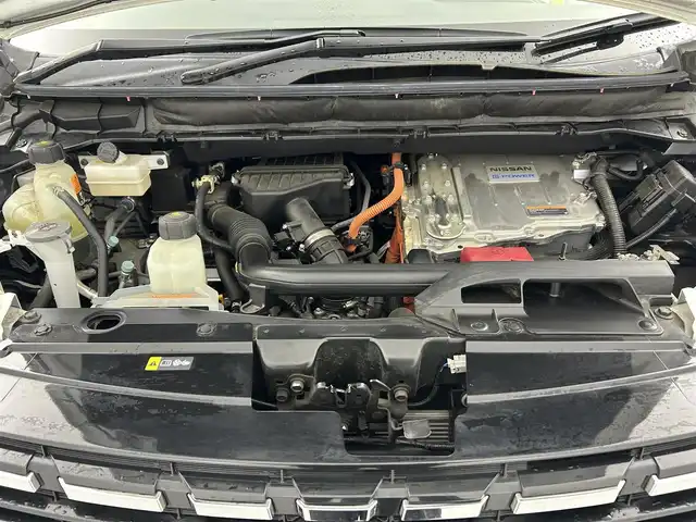 日産 セレナ e－パワー ハイウェイスター V 千葉県 2021(令3)年 1.4万km ブリリアントホワイトパール 禁煙車/エマージェンシーブレーキ/レーンキープアシスト/オートハイビーム/プロパイロット/ブライドスポットモニター/純正10インチメモリナビ/　CD/DVD/BT/フルセグTV/両側パワースライドドア/デジタルインナーミラー/電子パーキング/オートホールド/電動格納ミラー/プッシュスタート&スマートキー/LEDヘッドライト/フォグライト