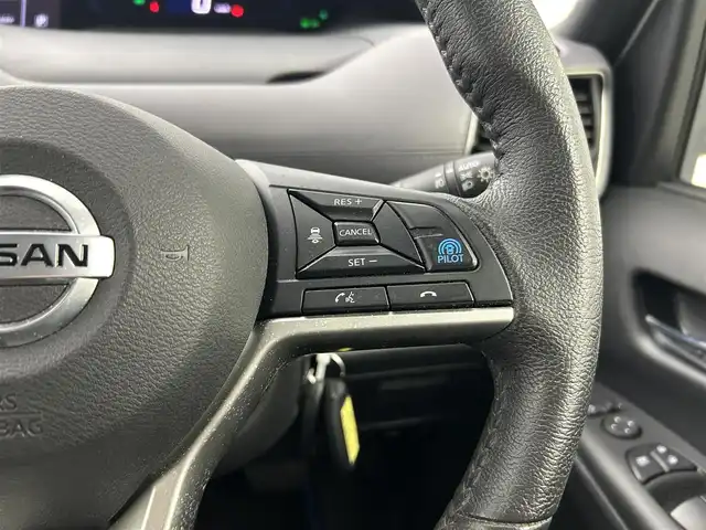 日産 セレナ e－パワー ハイウェイスター V 千葉県 2021(令3)年 1.4万km ブリリアントホワイトパール 禁煙車/エマージェンシーブレーキ/レーンキープアシスト/オートハイビーム/プロパイロット/ブライドスポットモニター/純正10インチメモリナビ/　CD/DVD/BT/フルセグTV/両側パワースライドドア/デジタルインナーミラー/電子パーキング/オートホールド/電動格納ミラー/プッシュスタート&スマートキー/LEDヘッドライト/フォグライト